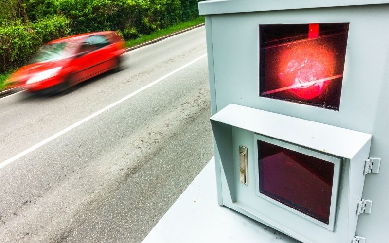 Dänen beschlagnahmen Auto von deutschem Raser!