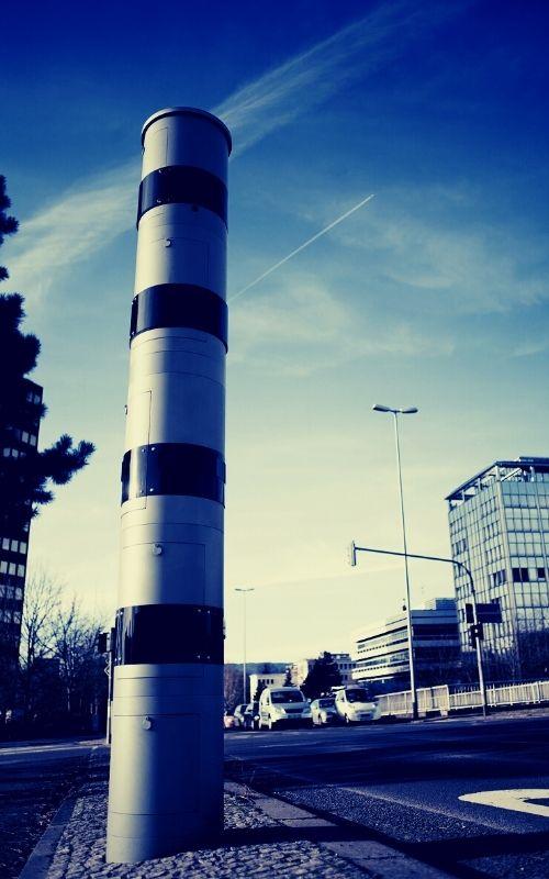 'Blitzermillionäre': Blitzer machen mind. 10 Städte zu Millionären! - BLTZR WRNR