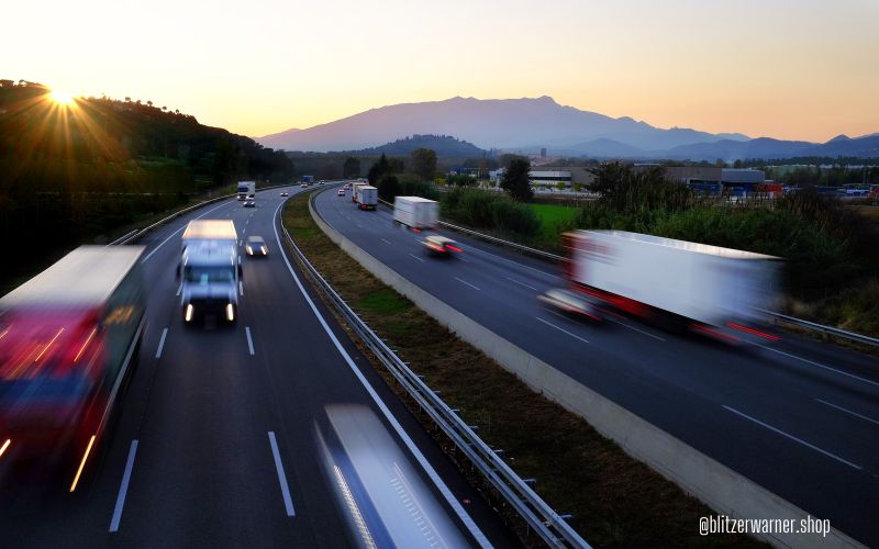 Österreich will den Rasern das Auto wegnehmen...und verkaufen! - BLTZR WRNR